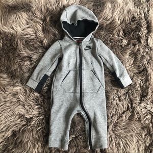 Nike tech hooded fleece outfit romper baby 12m